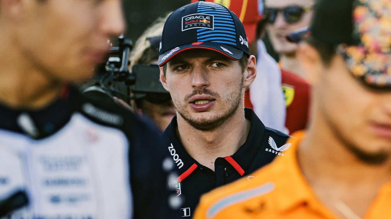 Norris wint overtuigend GP van Singapore voor Verstappen