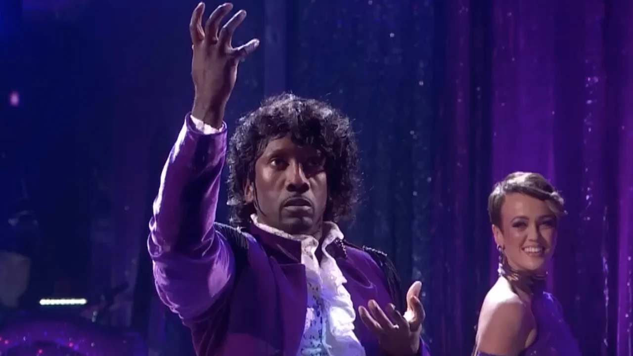 Video: Jimmy Floyd Hasselbaink schittert als Prince in Britse dansshow, maar valt toch af