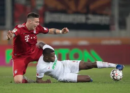 Bayern zit Borussia op de hielen