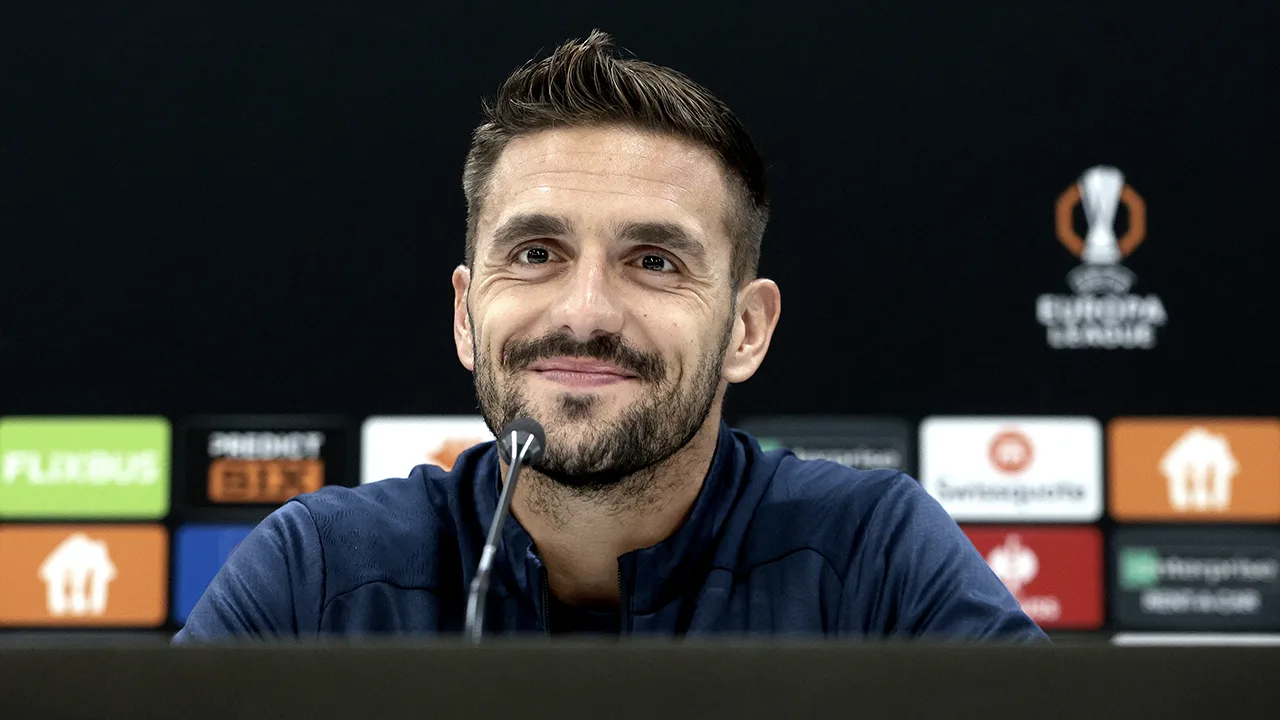 Officieel: Dusan Tadic gepresenteerd bij nieuwe club