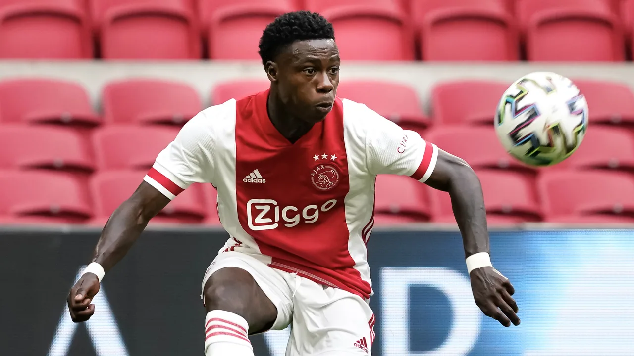 Ajax verslaat Wolfsberger AC door goals van Promes en Gravenberch