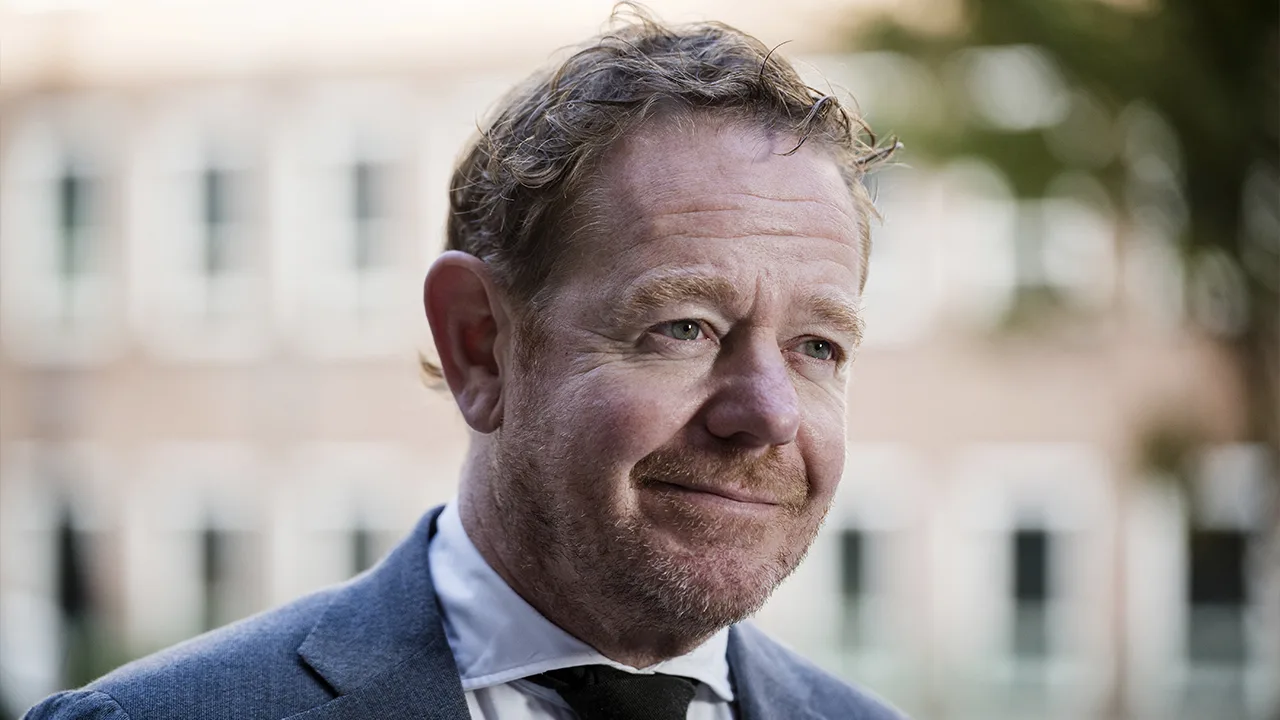 Kamermeerderheid steunt aanpassing van asielminister Van Weel aan strafbaarstelling illegaliteit