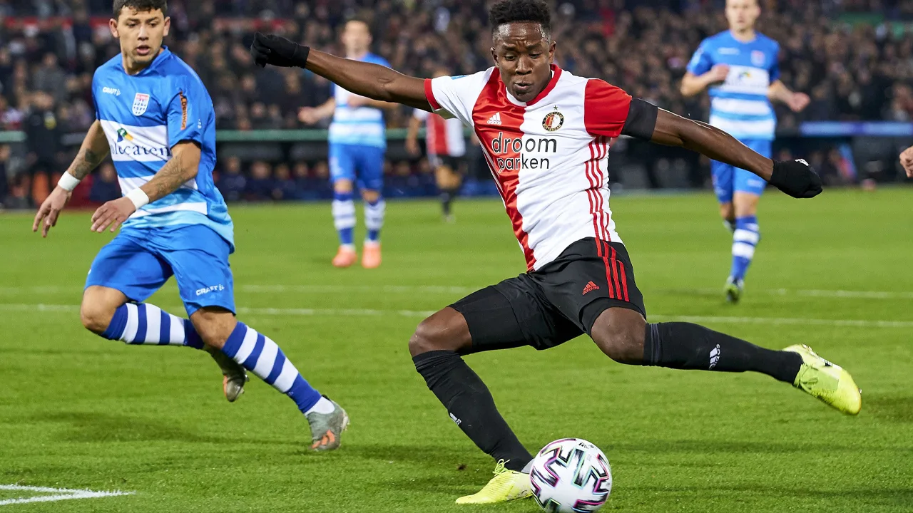 Als er al gevoetbald wordt voor 1 juni, dan zonder fans