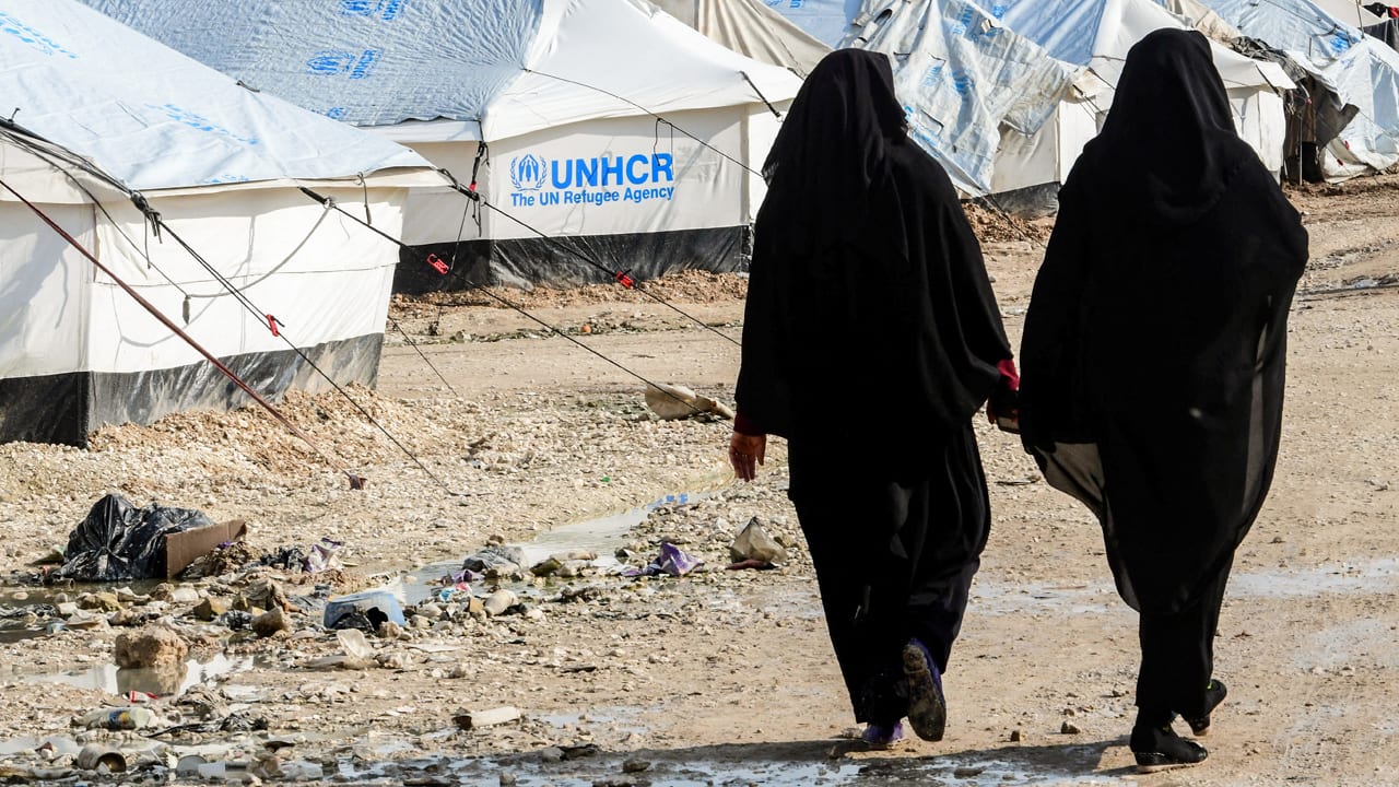 Kabinet haalt twaalf Nederlandse IS-vrouwen naar Nederland