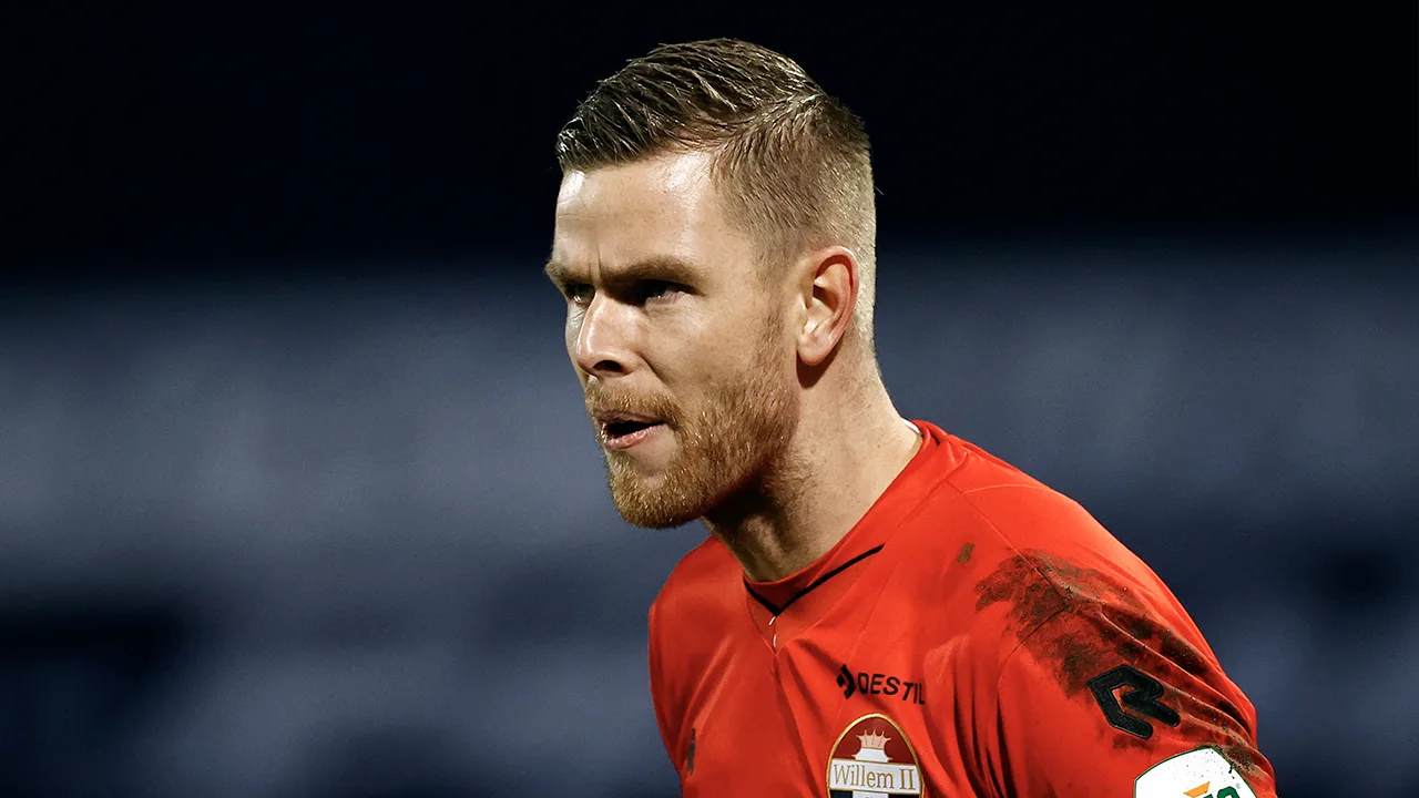 'Ajax komt uit bij Robbin Ruiter als noodverband voor keepersprobleem'