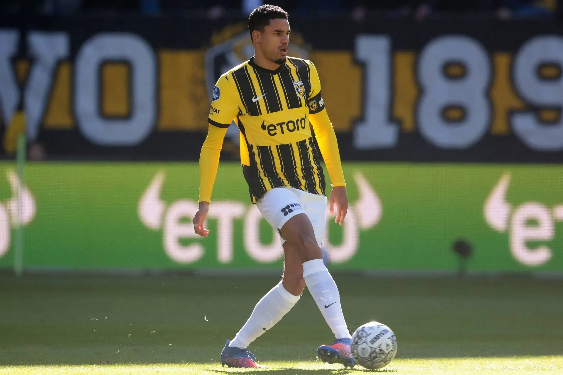 Aanvoerder Doekhi verruilt Vitesse voor Union Berlin