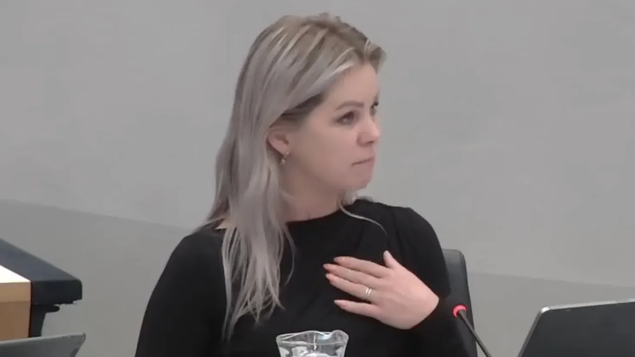 Video: landbouwminister Wiersma (BBB) in tranen tijdens debat: 'Dit raakt mij als mens enorm'