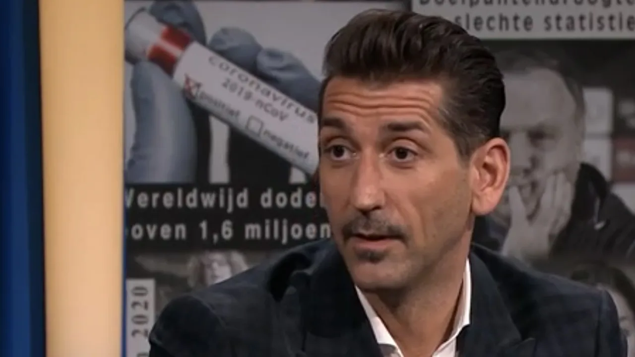 Danny Vera schittert in Dit Was Het Nieuws: ‘Ik kijk helemaal geen nieuws’ 