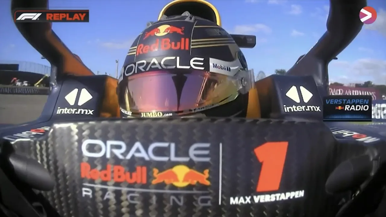 Video: Verstappen zingt op boardradio na zeventiende zege van het seizoen