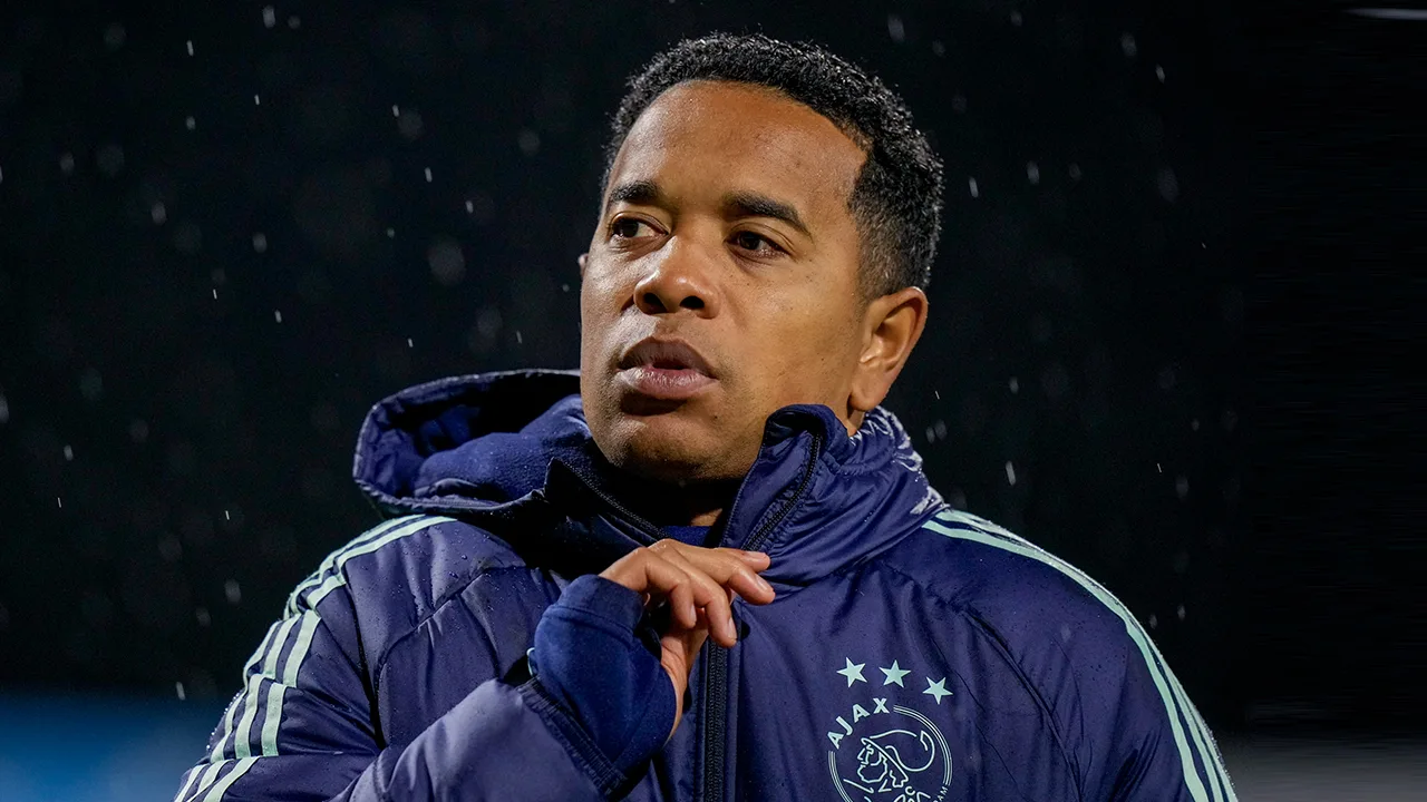 Urby Emanuelson bevestigt gesprekken met Ajax over functie in staf van John Heitinga