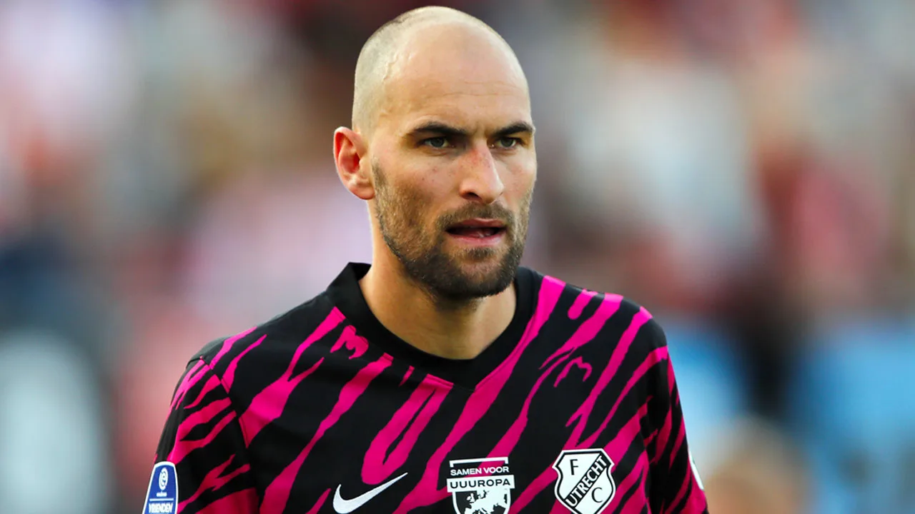 'PEC Zwolle wil Bas Dost binnenhalen, maar meer clubs hebben interesse'