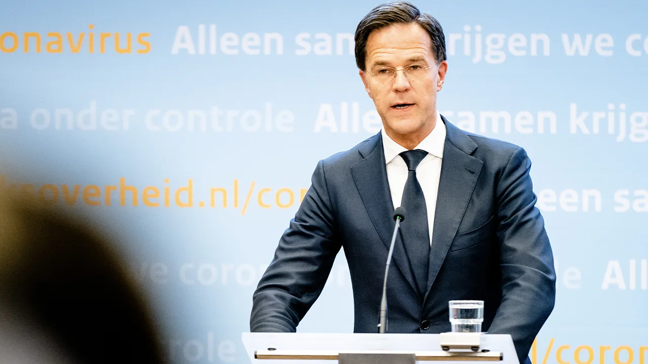 Kabinet maakt routekaart tot einde coronacrisis, Eredivisie kijkt toe