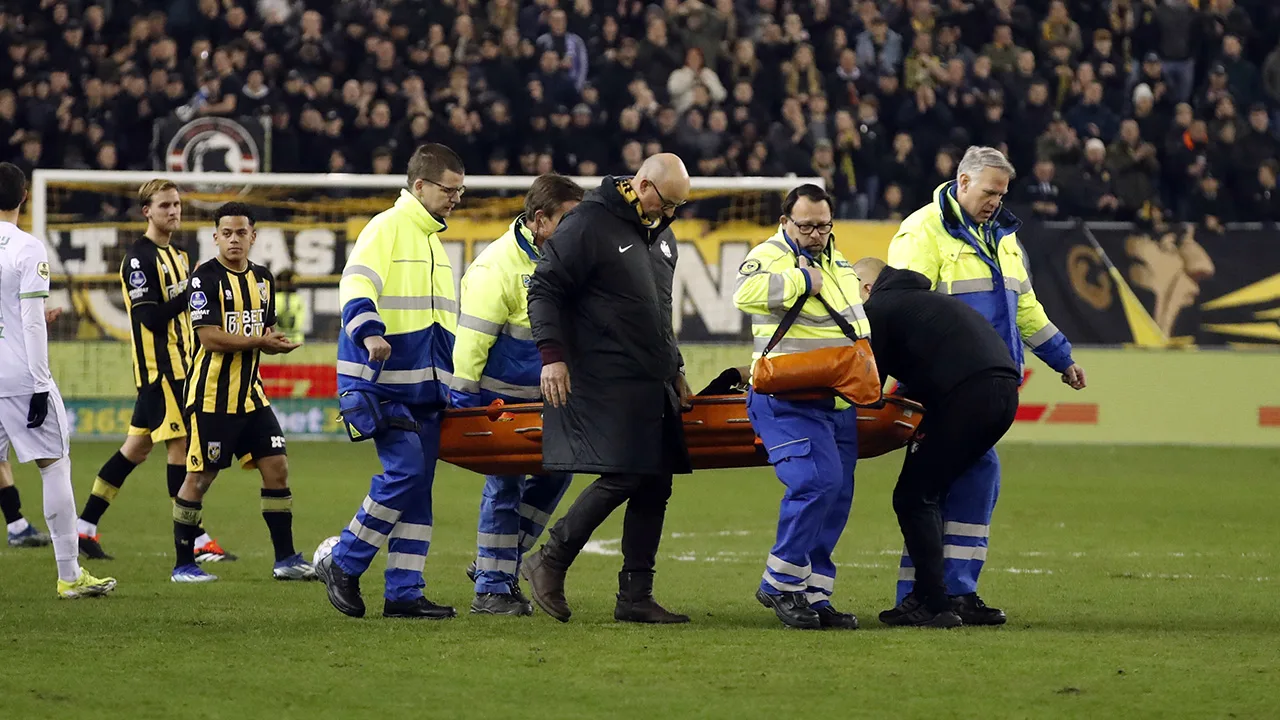 Vitesse-coach Edward Sturing zegt dat blessure Andy Visser meevalt
