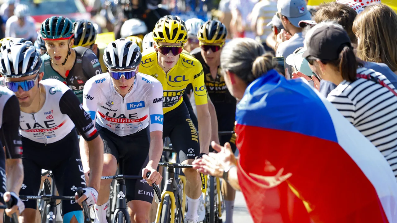 Tourploegen doen dringende oproep aan toeschouwers Tour de France
