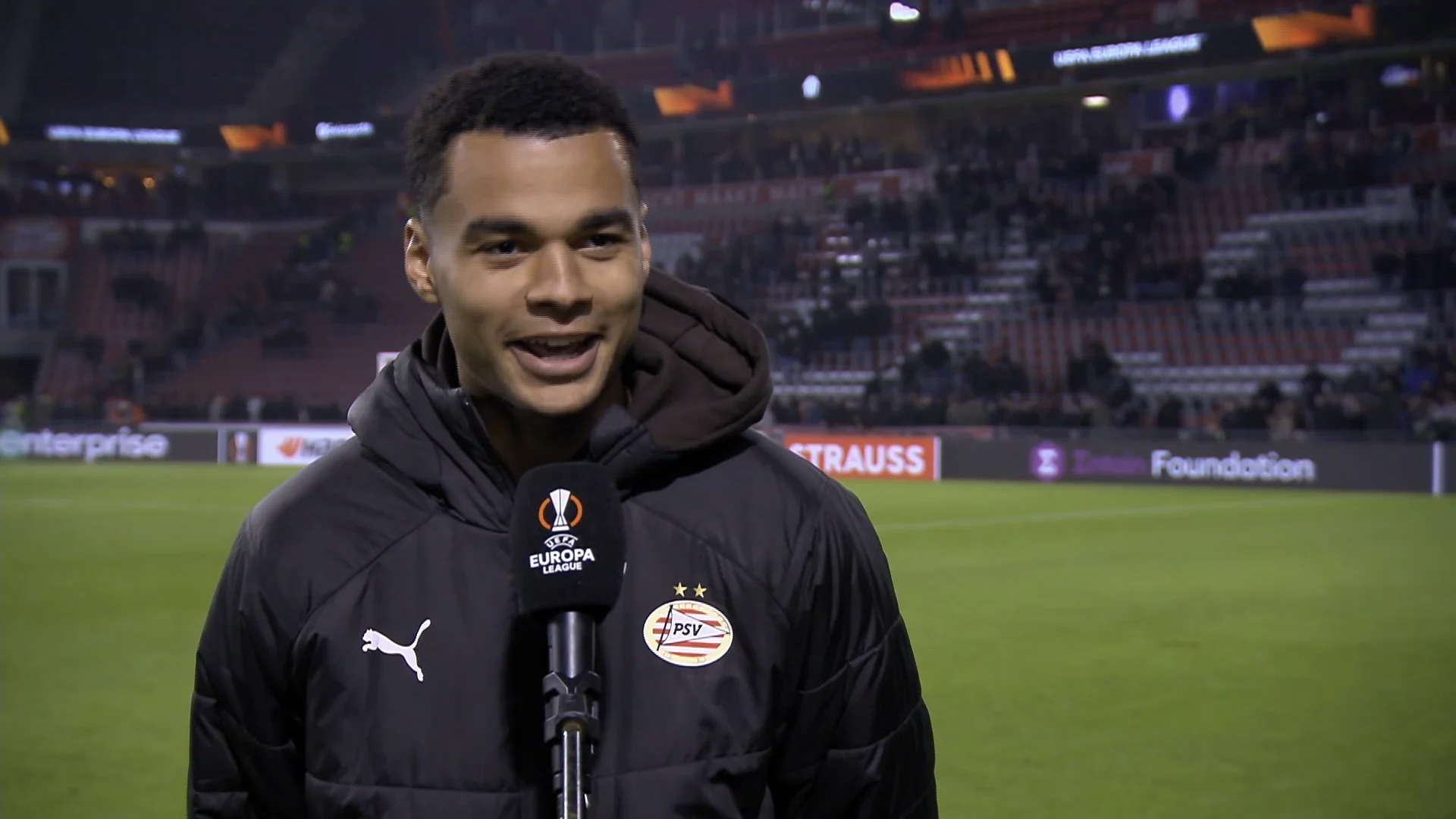 Gakpo lacht: 'Ik wilde vandaag gewoon lekker 90 minuten spelen'