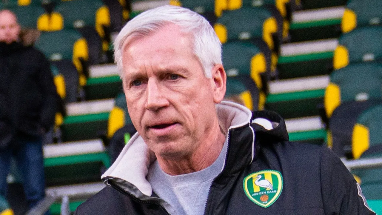 'Staf en spelers zijn helemaal klaar met Pardew'