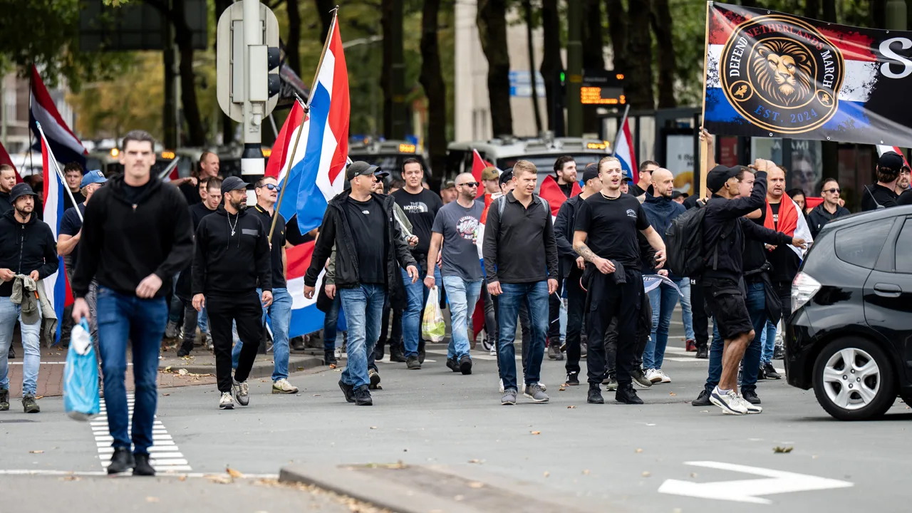 Duizenden mensen demonstreren op Malieveld tegen huidige asielbeleid
