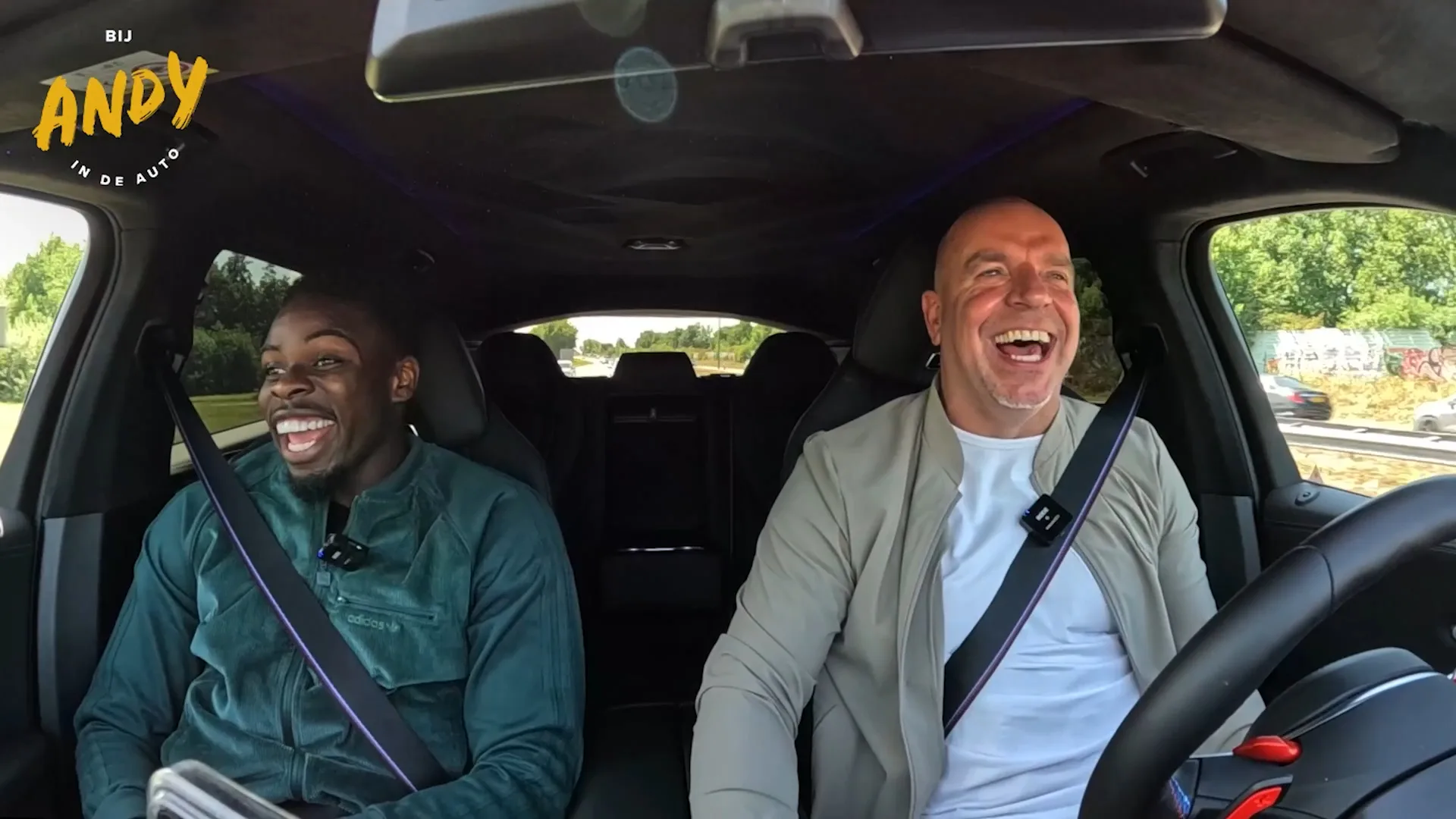 Andy van der Meijde vertelt Noah Ohio over zijn wilde tijd in Engeland: 'Met 11 chicks!' 