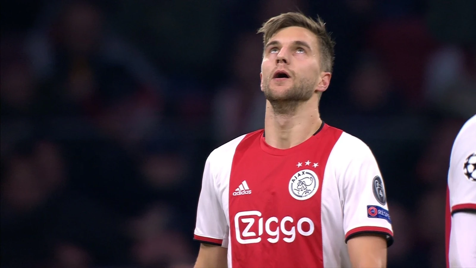 Ajax-fans duidelijk: 'Veltman out, Schuurs in!'