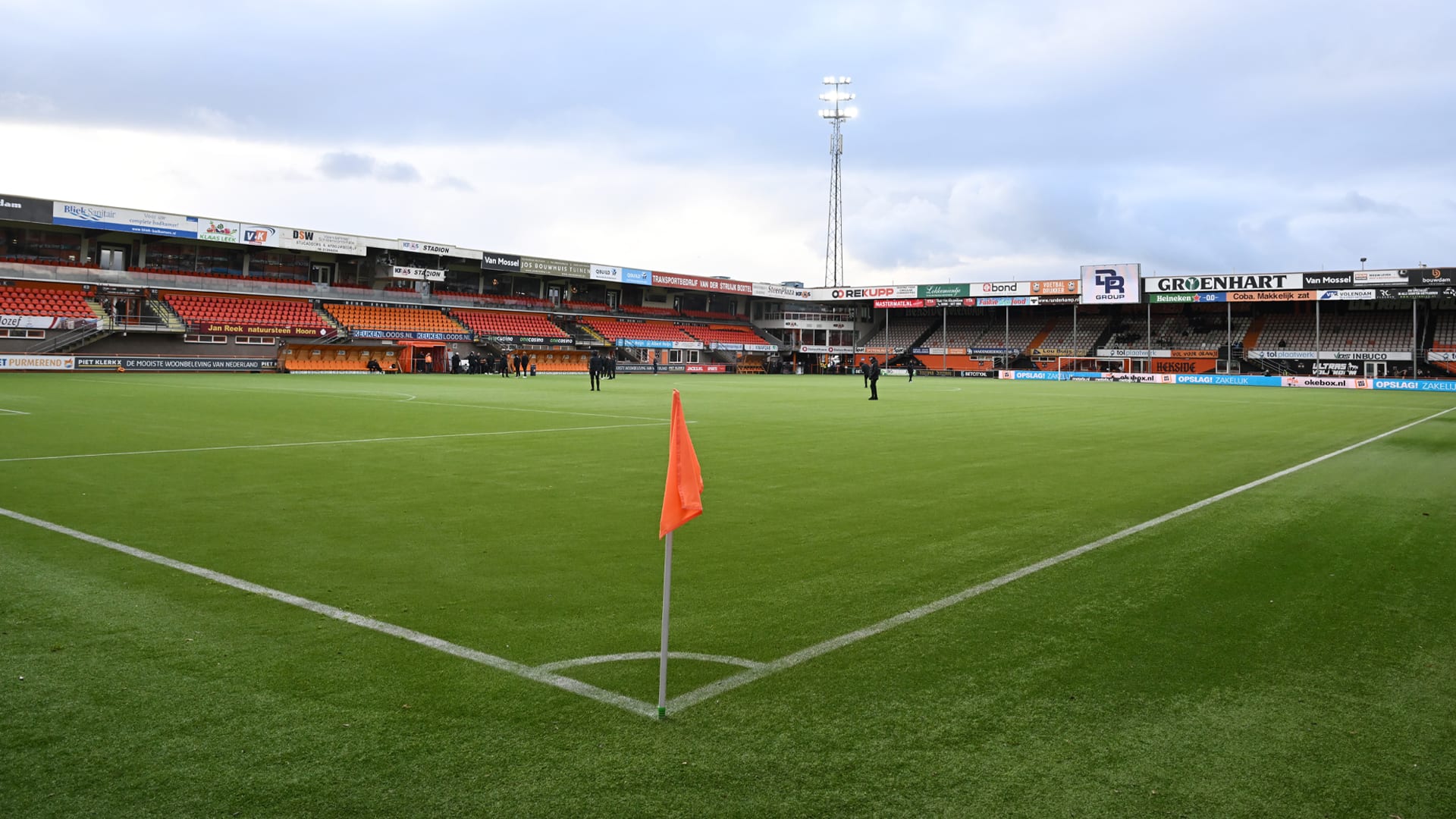 Veld FC Volendam afgekeurd door KNVB; blijkt te kort