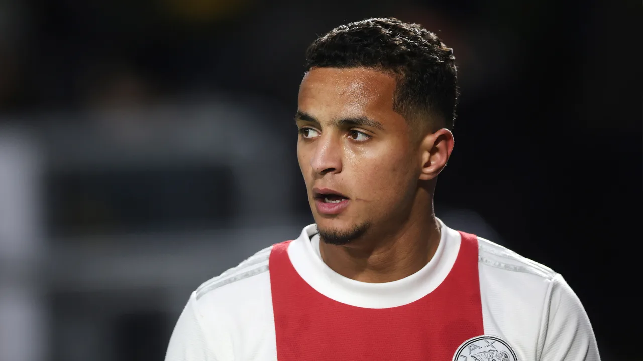 Politie arresteert Ihattaren en doorzoekt zijn woning