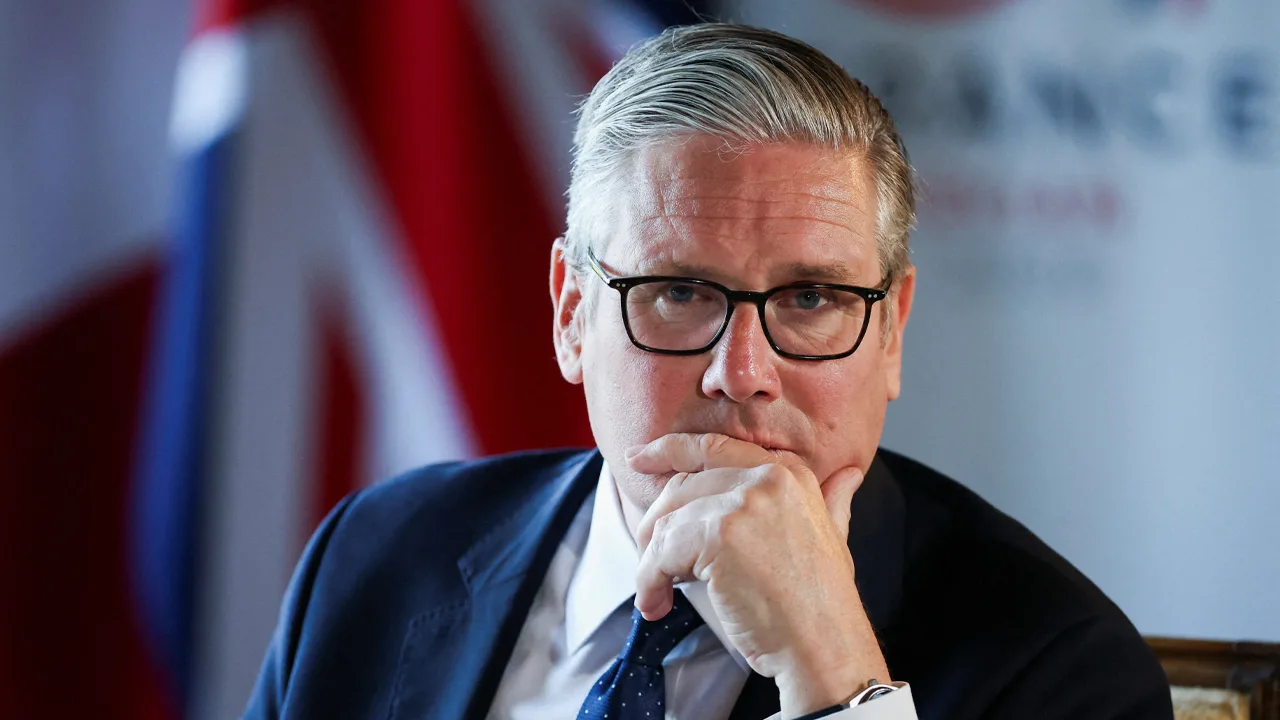 Britse premier Keir Starmer treedt af