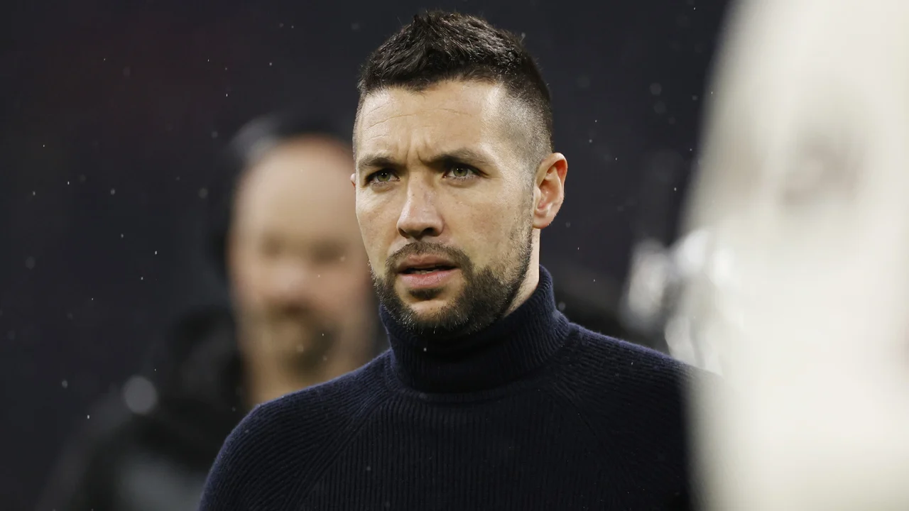 'Ajax voerde al gesprekken met twee trainers voor mogelijke opvolging Farioli'