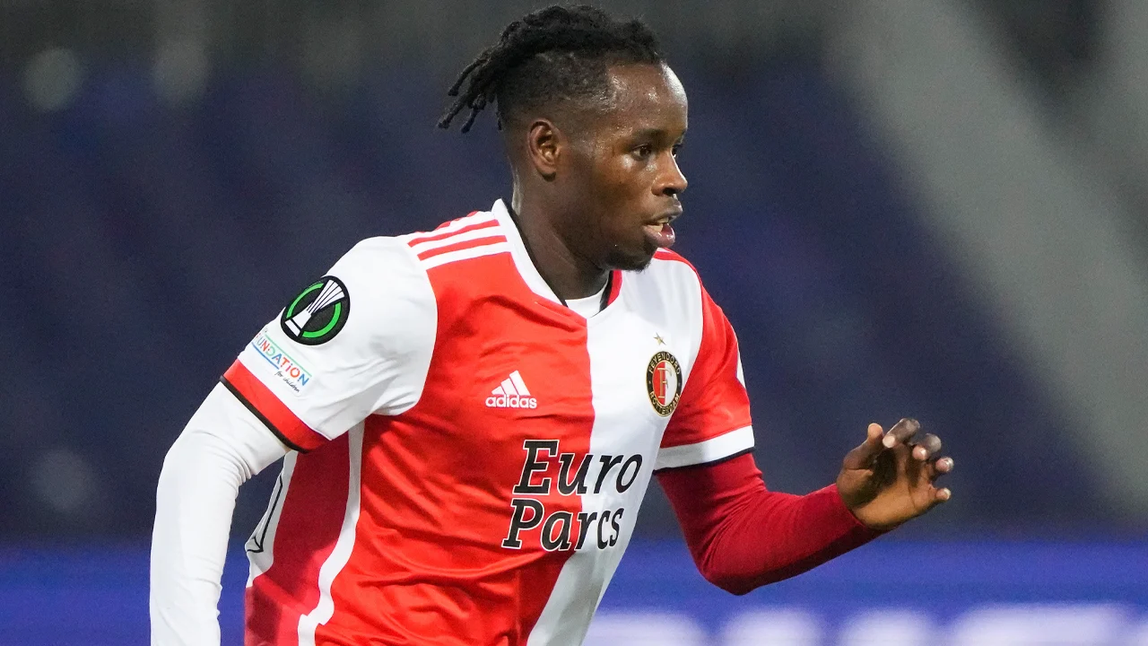 Feyenoord met fitte selectie en geschorste spelers naar Belgrado