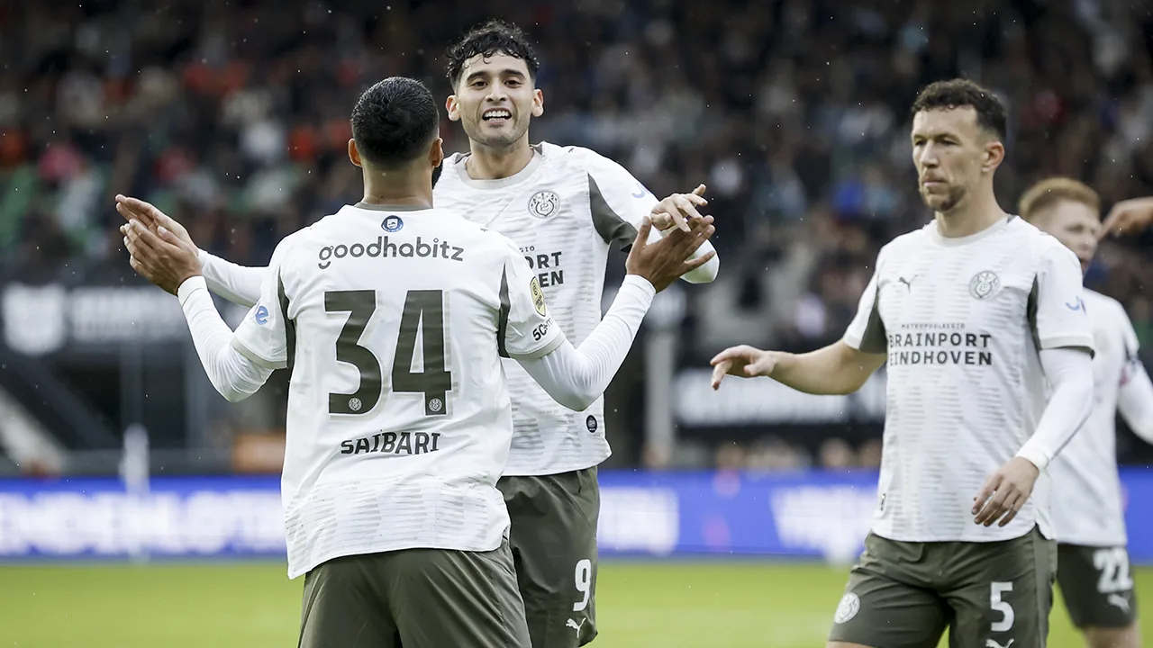 PSV wint op bezoek bij NEC in bizar spektakelstuk met acht doelpunten 