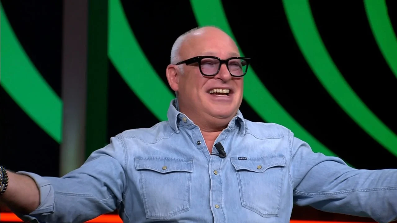 René lacht om blunderende keeper: 'Laat nog één keer zien!'