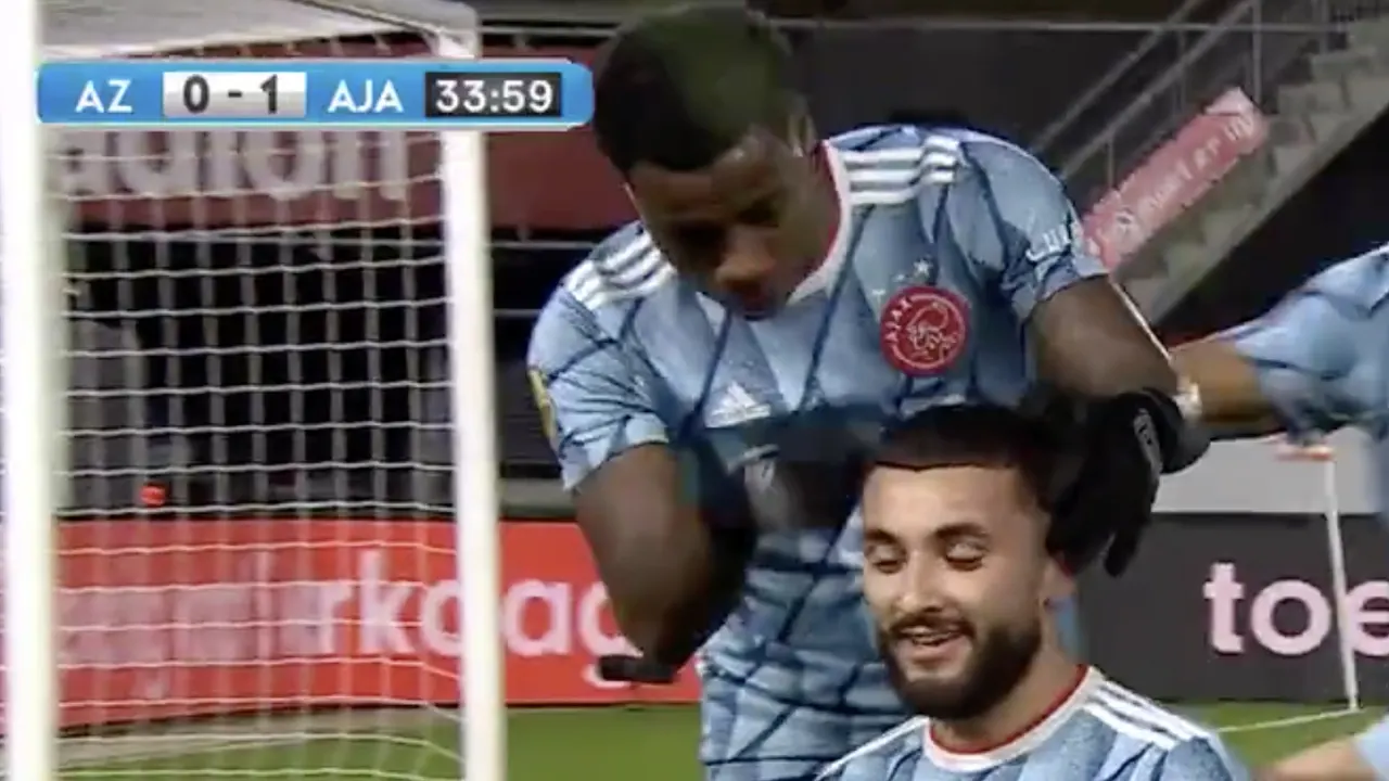 Labyad en Promes vieren doelpunt met 'kappergebaren'