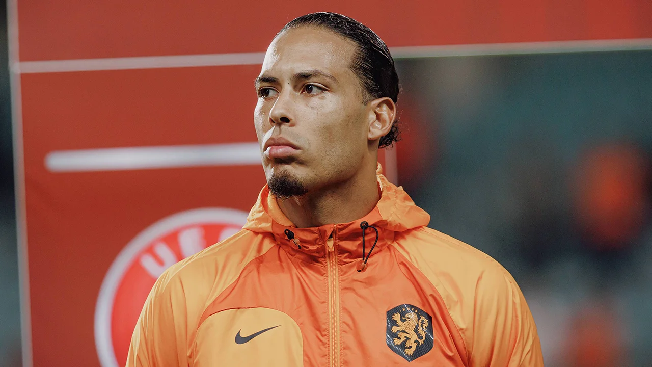 Virgil van Dijk reageert op kritiek: 'Dan heb je meteen de poppen aan het dansen'