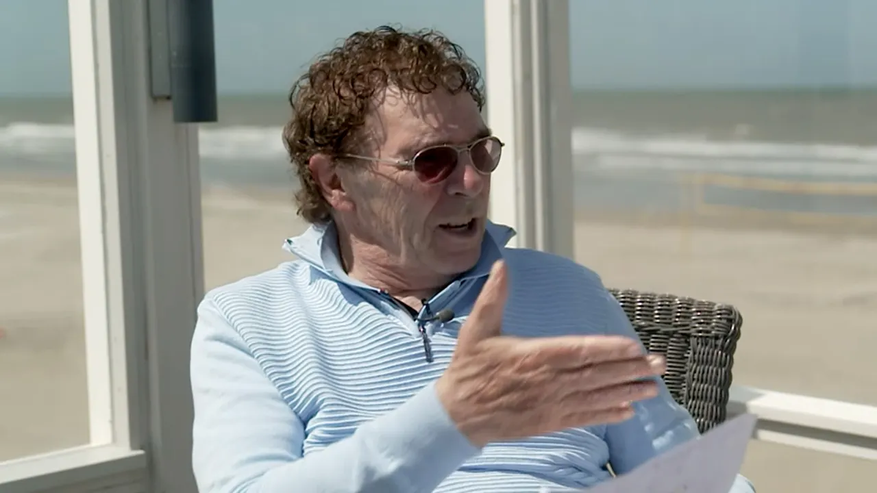 Van Hanegem: 'Ik denk dat Bassey die fout van Rensch nooit zou hebben gemaakt'