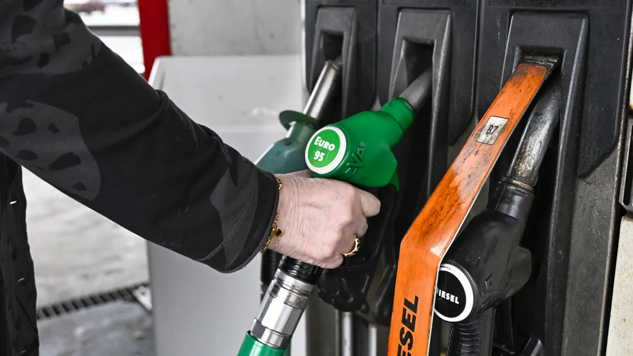 IEA waarschuwt voor grote energiecrisis door oorlog Midden-Oosten: werk thuis en rijd langzamer