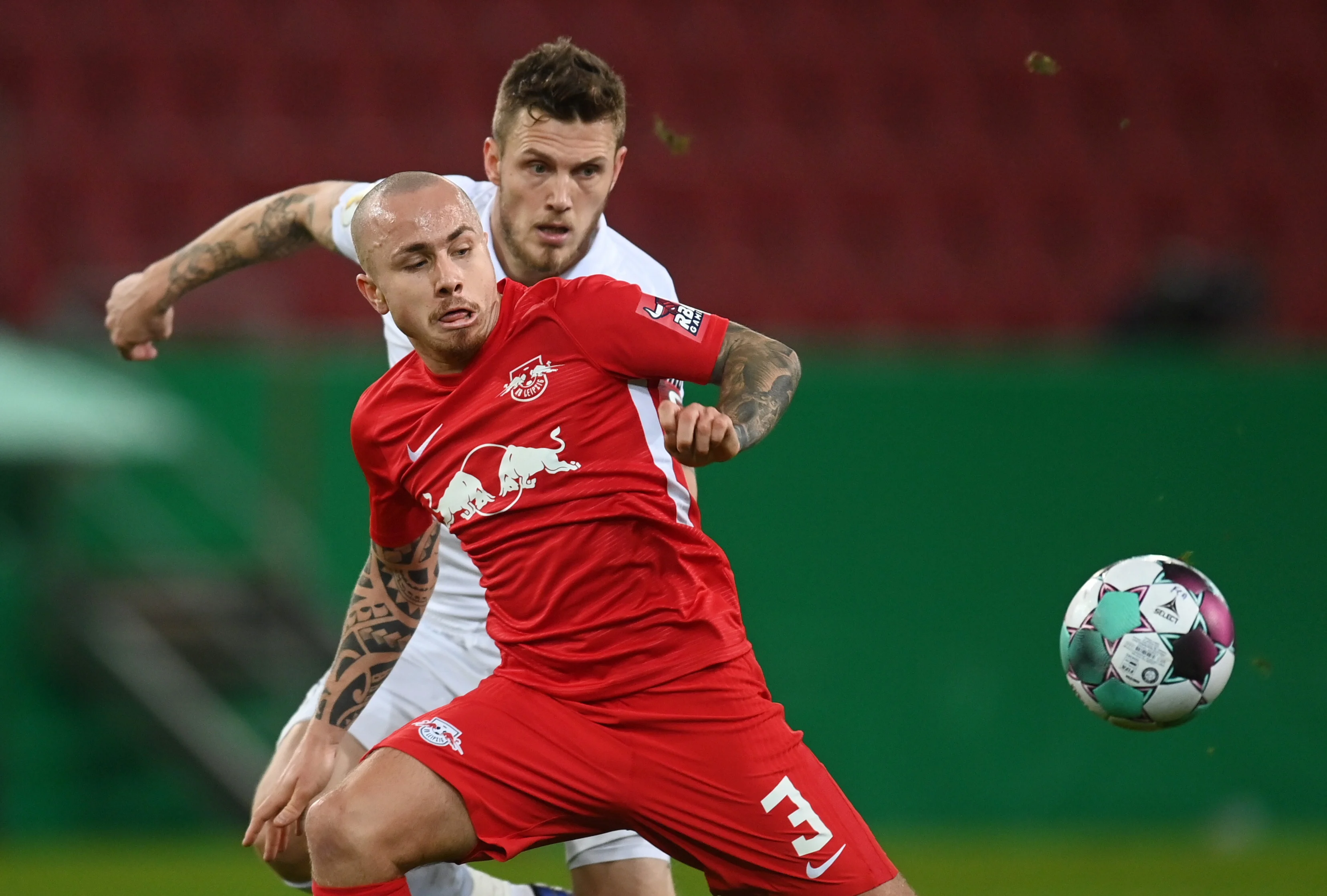 FC Augsburg moet tekst en uitleg geven over feestfoto