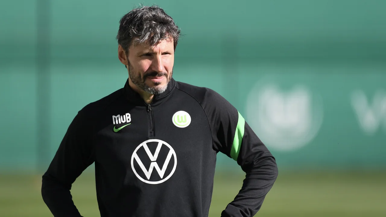 Van Bommel is klaar voor rentree: 'Ik wil zo snel mogelijk weer op het veld staan'