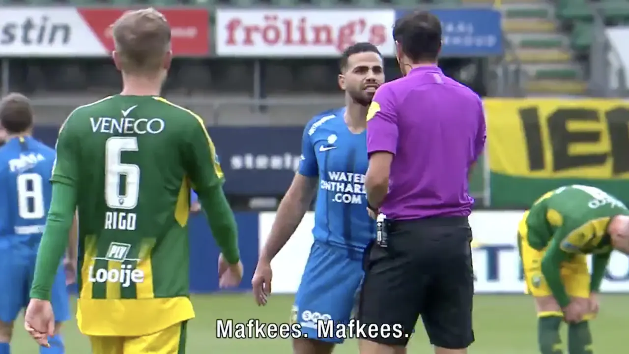 Woeste Tannane scheldt scheidsrechter én eigen aanvoerder uit: 'F*cking clown!'