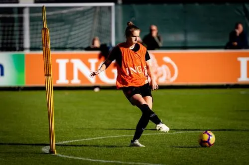 Miedema wil met voetbalsters naar De Kuip