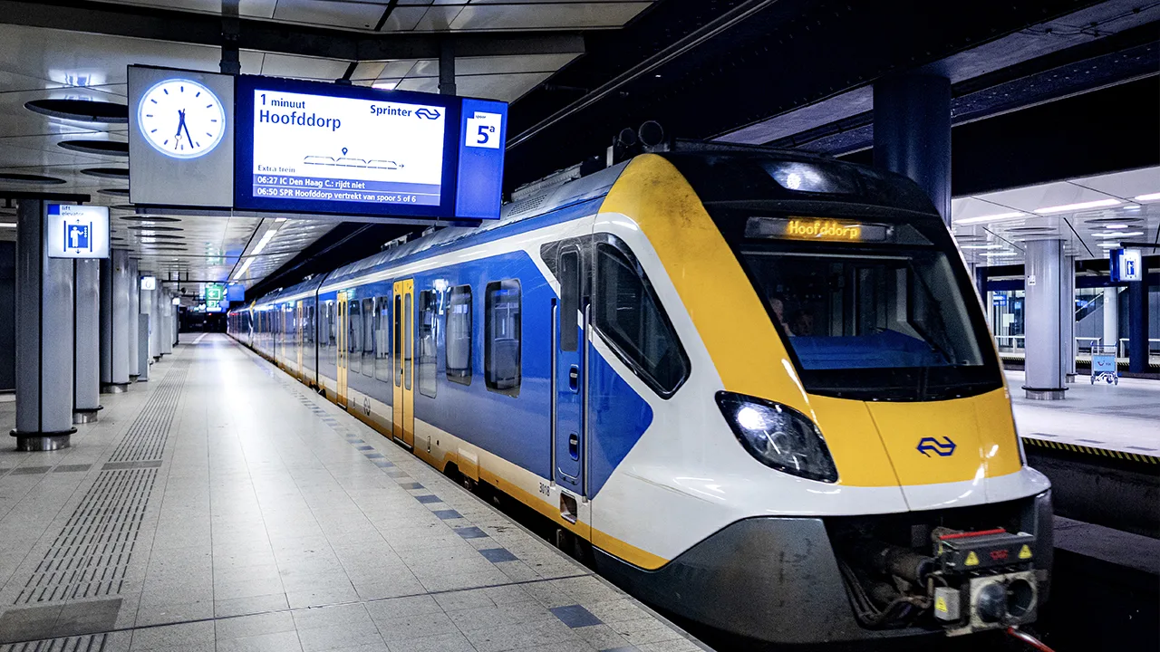 FNV wil treinverkeer volgende week regionaal urenlang platleggen met stakingen ProRail
