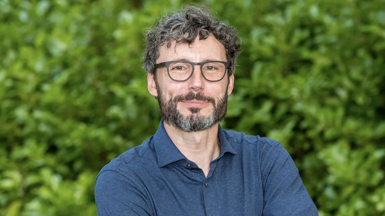 OFFICIEEL: Van Bommel nieuwe hoofdtrainer van VfL Wolfsburg