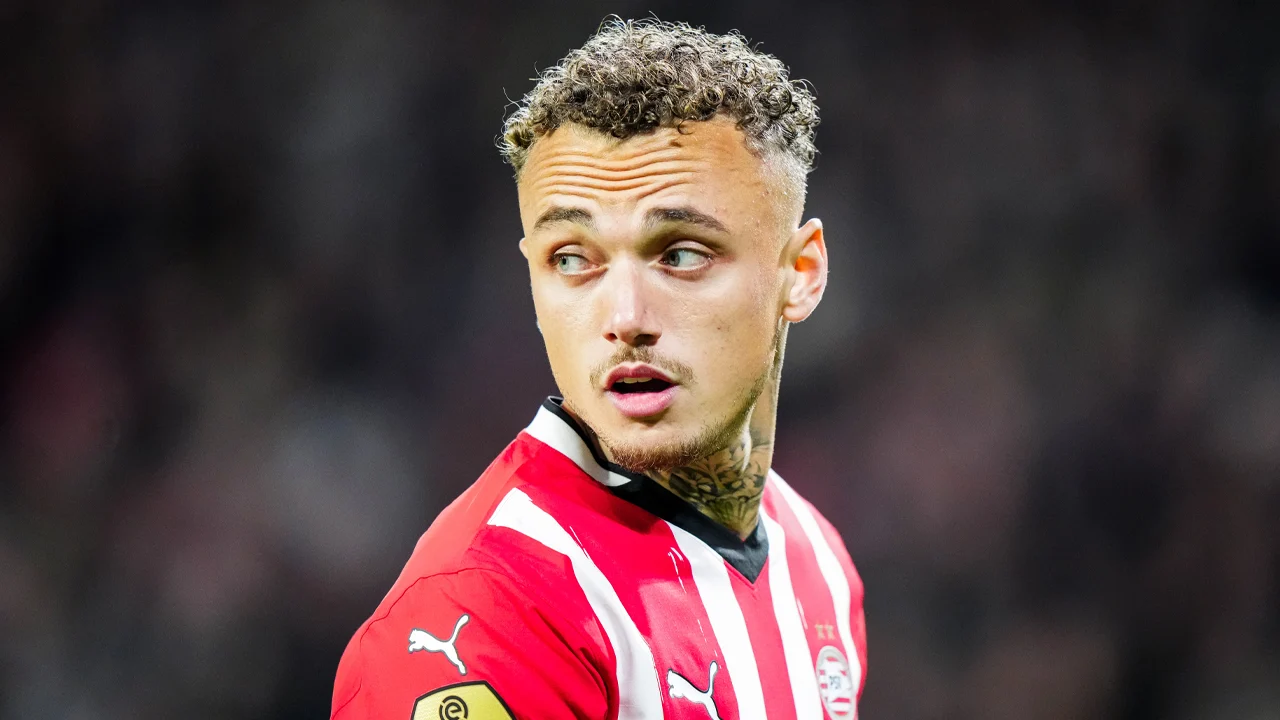 Noa Lang krijgt gouden plaat voor nummer '7K Op Je Feestje'