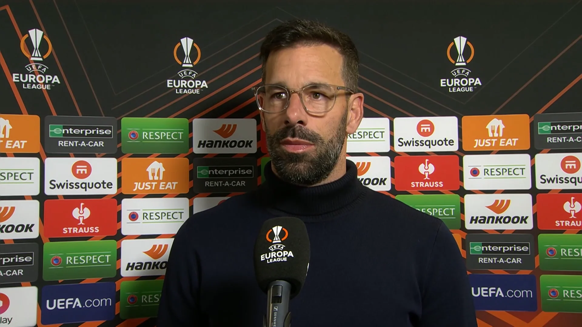 Van Nistelrooij tevreden over groepsfase in Europa League: 'Een bijna perfecte campagne'