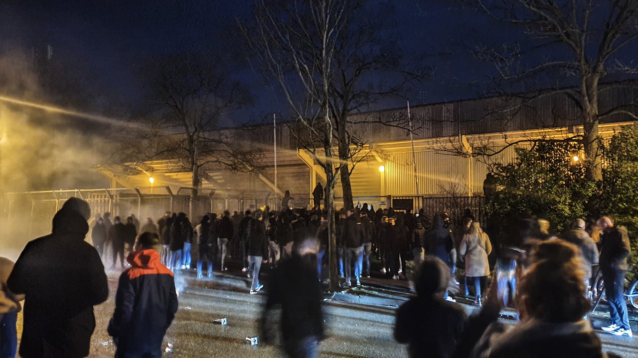 Supporters Cambuur vieren wintertitel, ondanks corona