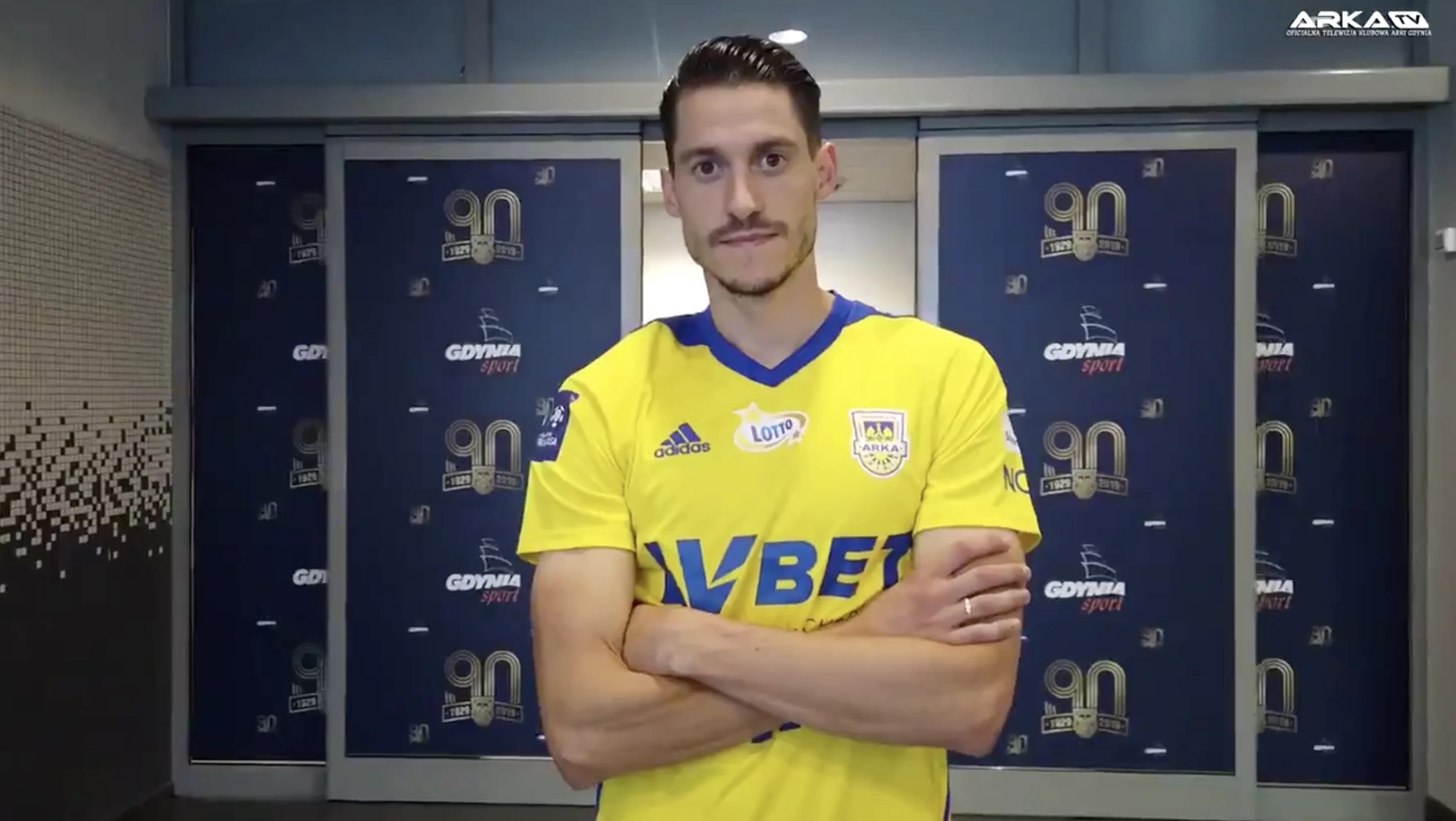 Vejinovic voor drie jaar naar Polen