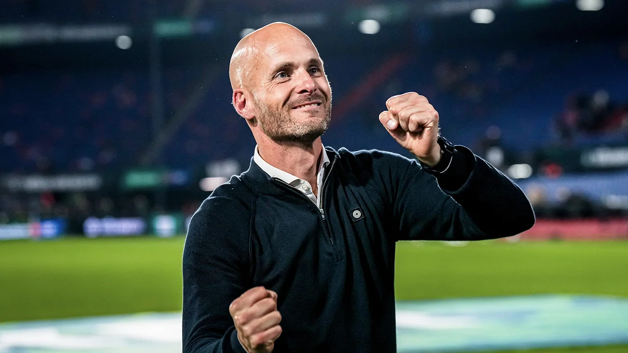 Officieel: Paul Simonis bekroont succesvol seizoen met Go Ahead met transfer naar Wolfsburg 