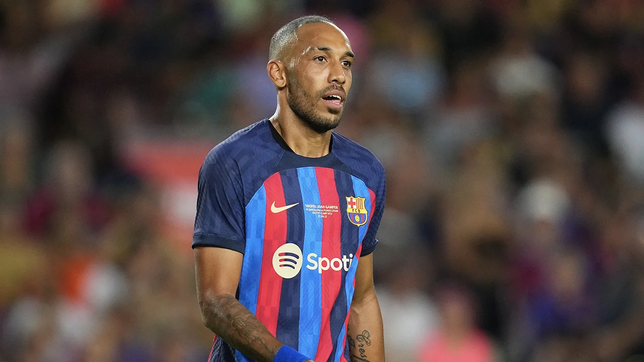 'Aubameyang door vier man bedreigd met vuurwapens en geslagen met ijzeren staaf'