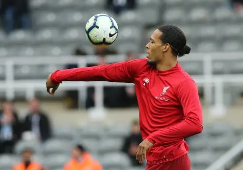 Van Dijk maakt kans op tweede onderscheiding