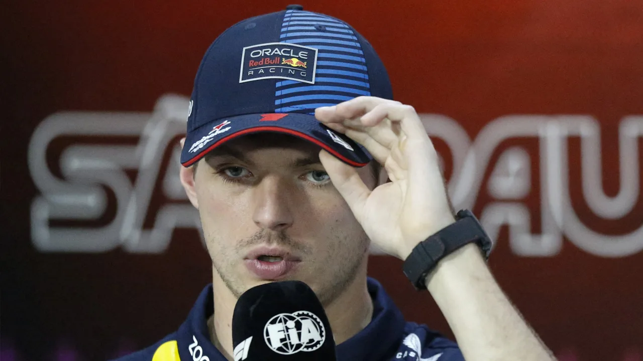 Verstappen reageert op kritiek op rijstijl: 'Ik denk dat ik wel weet wat ik doe'