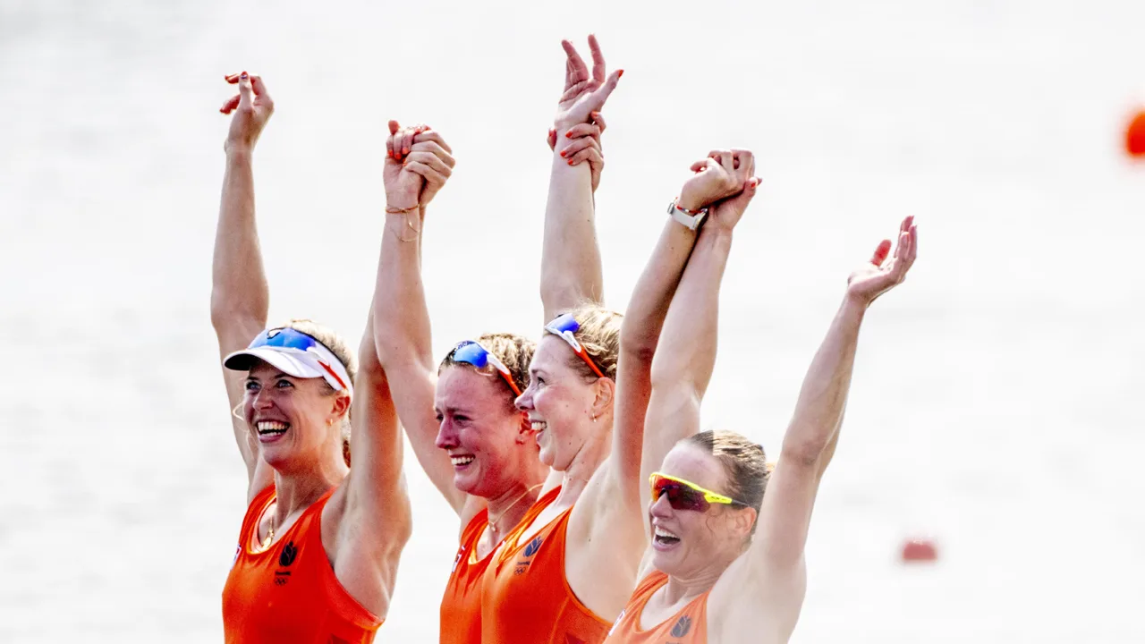 Opnieuw goud voor Nederland: vrouwen vier zonder winnen zenuwslopende race!
