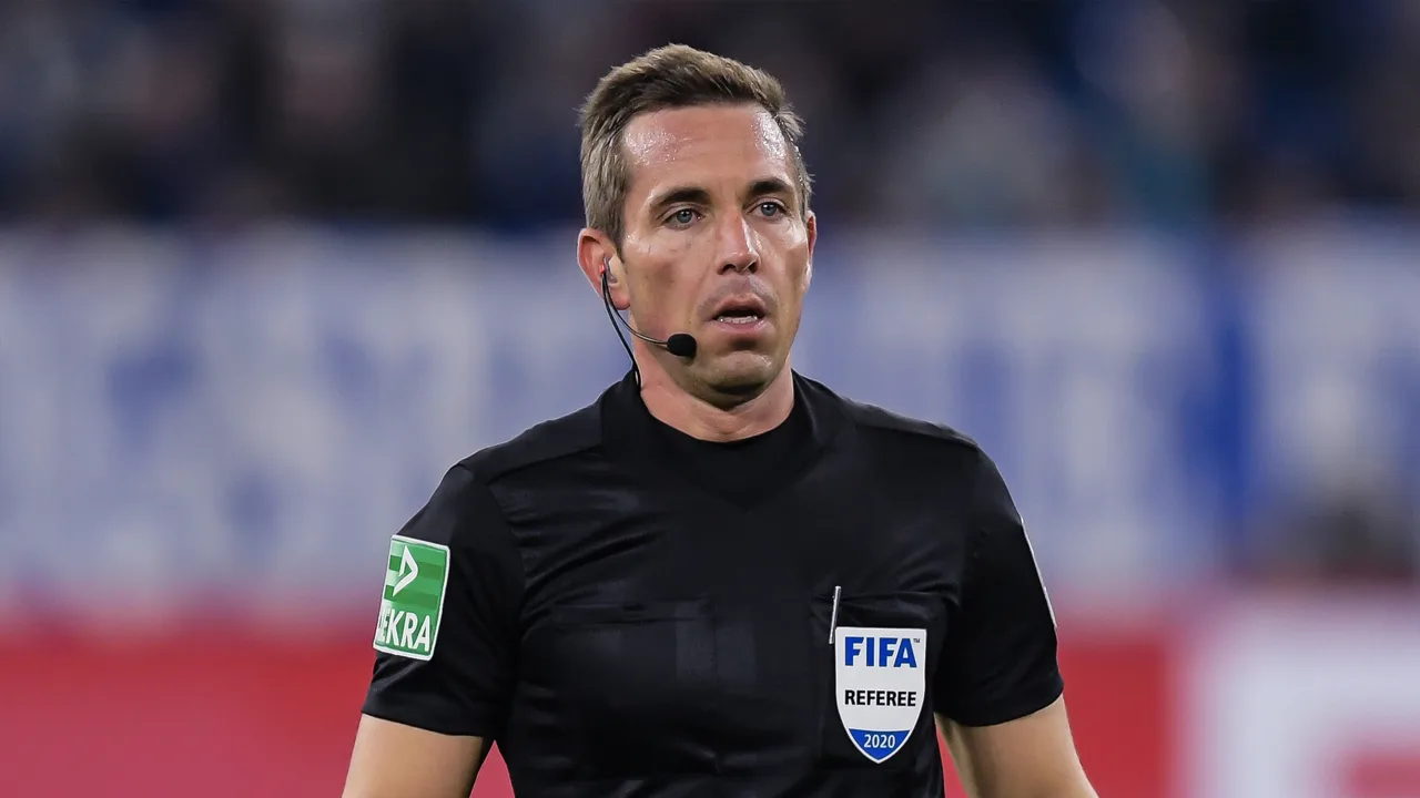 Duitse scheidsrechter Stieler leidt Ajax in Liverpool